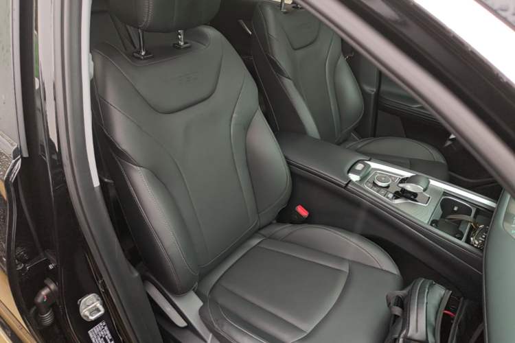 Used Chery Tiggo 8 PRO 2022 290T Two-Wheel Drive Sky Dome Edition 5 Seats Right Front Seat