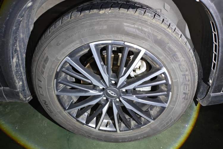 Used Chery Tiggo 8 PRO 2022 290T Two-Wheel Drive Haohan Edition 5 Seats Right Front Wheel Hub