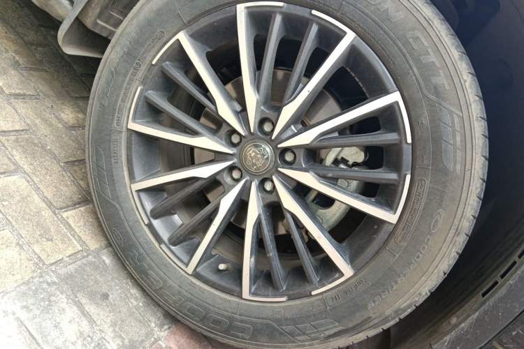 Used Chery Tiggo 8 PRO 2022 290T Two-Wheel Drive Haohan Edition 5 Seats Right Front Wheel Hub