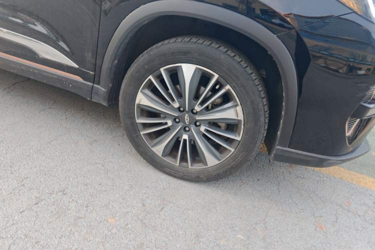 Used Chery Tiggo 8 PRO 2022 390T Two-Wheel Drive Haohan Edition 7-Seater Right Front Wheel Hub