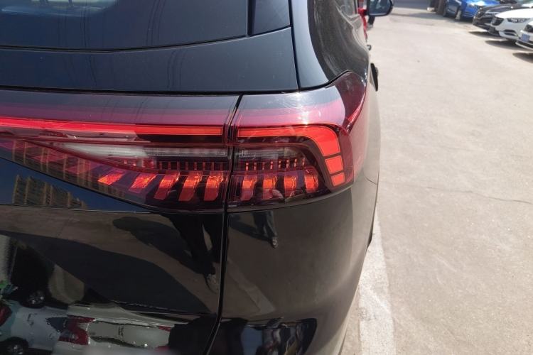 Used Chery Tiggo 8 PRO 2022 390T Two-Wheel Drive Vast Edition 5 Seats Right Rear Taillight
