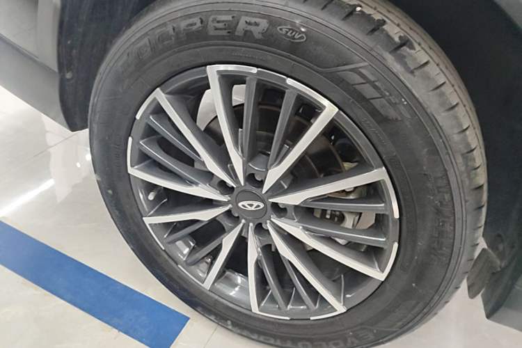 Used Chery Tiggo 8 PRO 2022 290T Two-Wheel Drive Haohan Edition 5 Seats Right Rear Wheel Hub