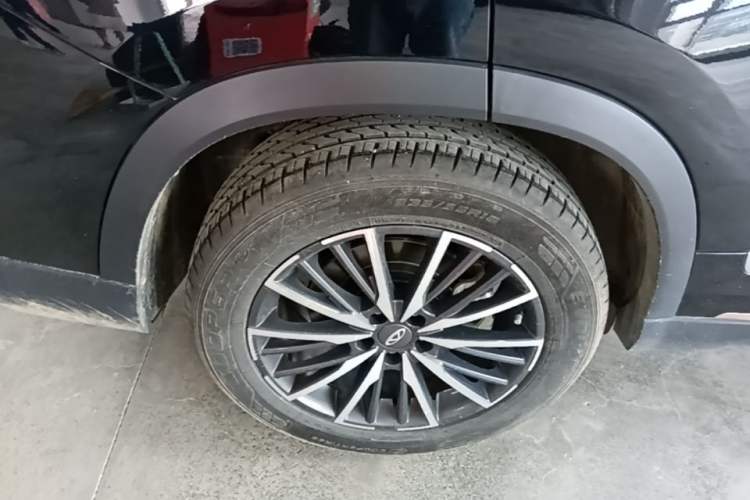 Used Chery Tiggo 8 PRO 2022 290T Two-Wheel Drive Haohan Edition 5 Seats Right Rear Wheel Hub