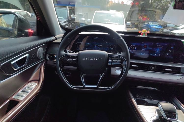Used Chery Tiggo 8 PRO 2022 390T Two-Wheel Drive Vast Edition 5 Seats Steering Wheel