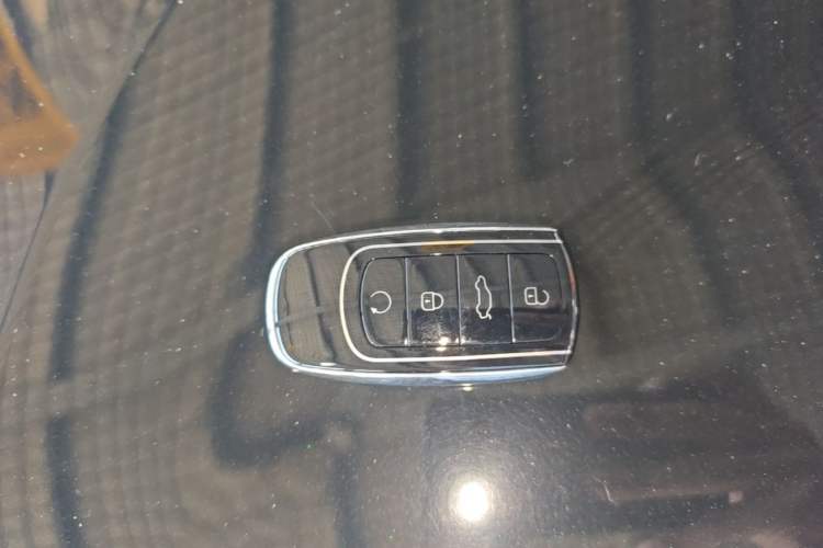 Used Chery Tiggo 8 PRO 2022 290T Two-Wheel Drive Sky Dome Edition 5 Seats Vehicle Key