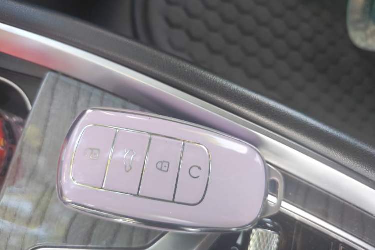 Used Chery Tiggo 8 PRO 2022 290T Two-Wheel Drive Sky Dome Edition 7 Seats Vehicle Key