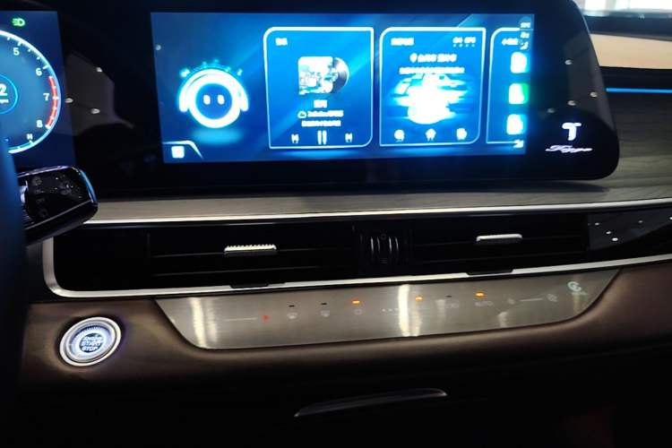 Used Chery Tiggo 8 PRO 2022 290T Two-Wheel Drive Haohan Edition 5 Seats Audio And AC Panel
