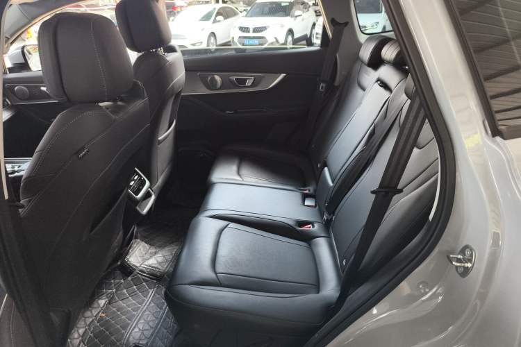 Used Chery Tiggo 8 PRO 2022 290T Two-Wheel Drive Sky Dome Edition 5 Seats Left Rear Seat