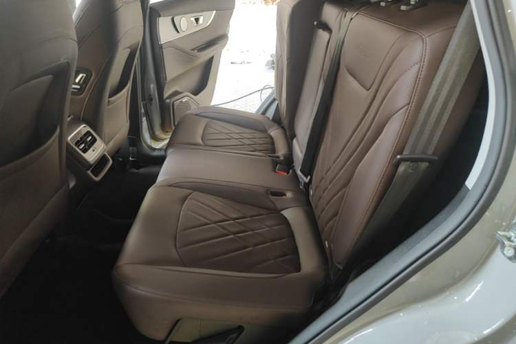 Used Chery Tiggo 8 PRO 2022 290T Two-Wheel Drive Haohan Edition 5 Seats Left Rear Seat