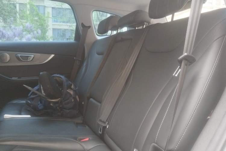 Used Chery Tiggo 8 PRO 2022 290T Two-Wheel Drive Sky Dome Edition 5 Seats Left Rear Seat
