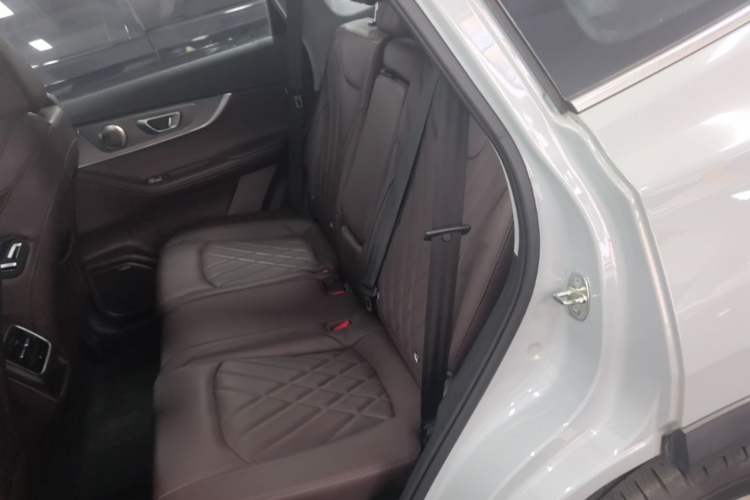 Used Chery Tiggo 8 PRO 2022 390T Two-Wheel Drive Vast Edition 5 Seats Left Rear Seat