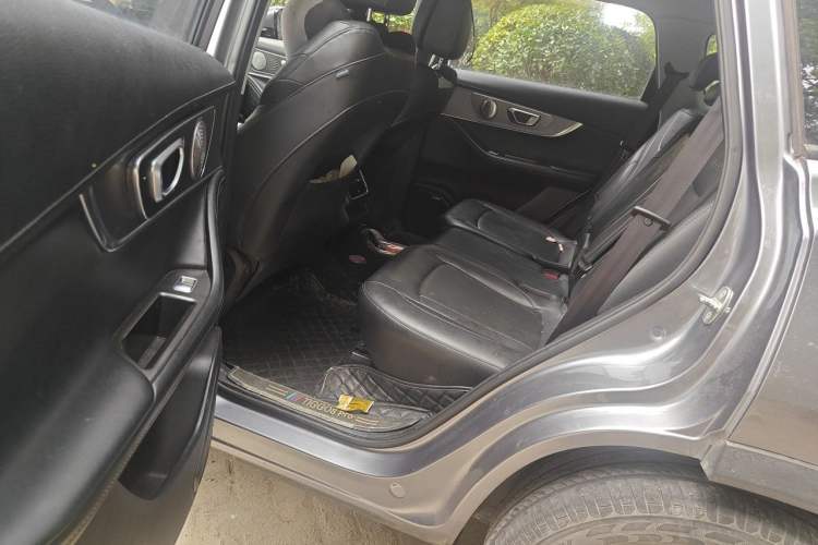 Used Chery Tiggo 8 PRO 2022 290T Two-Wheel Drive Sky Dome Edition 7 Seats Left Rear Seat