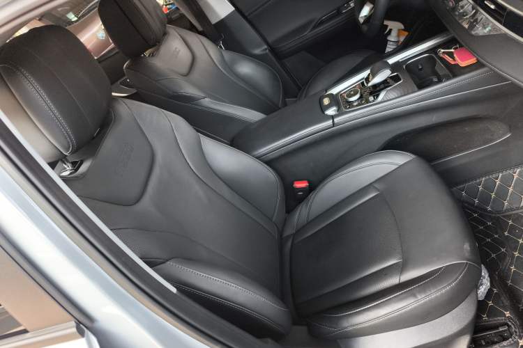 Used Chery Tiggo 8 PRO 2022 290T Two-Wheel Drive Sky Dome Edition 5 Seats Right Front Seat
