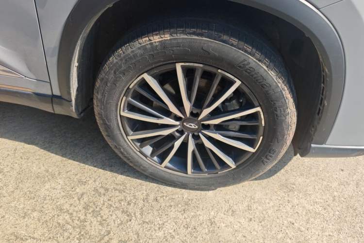 Used Chery Tiggo 8 PRO 2022 290T Two-Wheel Drive Haohan Edition 5 Seats Right Front Wheel Hub