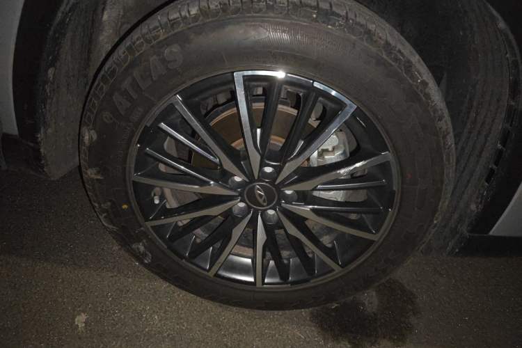 Used Chery Tiggo 8 PRO 2022 290T Two-Wheel Drive Sky Dome Edition 5 Seats Right Front Wheel Hub