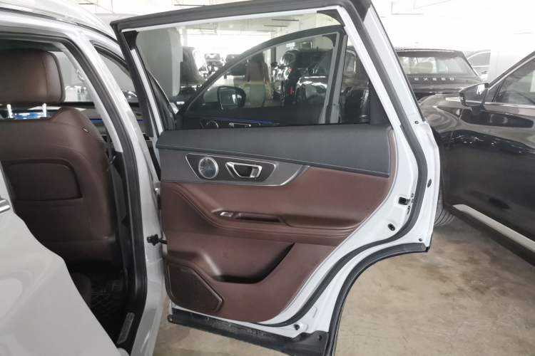 Used Chery Tiggo 8 PRO 2022 390T Four-Wheel Drive Storm Edition 5 Seats Right Rear Door Interior
