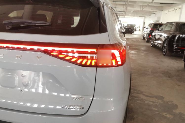 Used Chery Tiggo 8 PRO 2022 390T Four-Wheel Drive Storm Edition 5 Seats Right Rear Taillight
