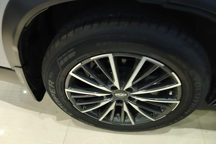 Used Chery Tiggo 8 PRO 2022 290T Two-Wheel Drive Haohan Edition 5 Seats Right Rear Wheel Hub