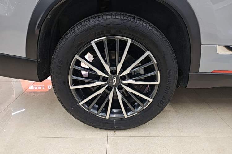 Used Chery Tiggo 8 PRO 2022 290T Two-Wheel Drive Sky Dome Edition 5 Seats Right Rear Wheel Hub