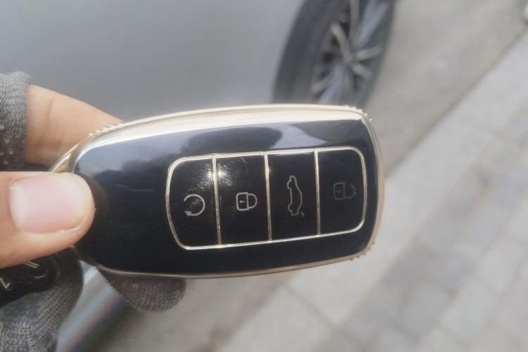Used Chery Tiggo 8 PRO 2022 290T Two-Wheel Drive Sky Dome Edition 5 Seats Vehicle Key