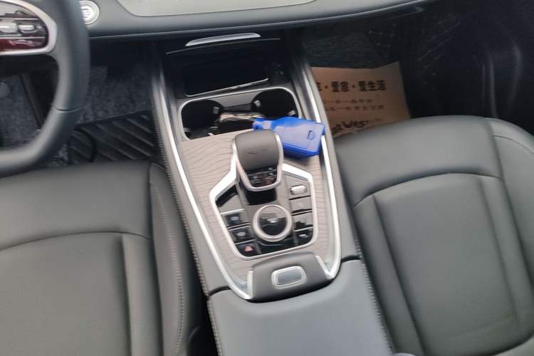 Used Chery Tiggo 8 PRO 2022 290T Two-Wheel Drive Sky Dome Edition 5 Seats Gear Lever