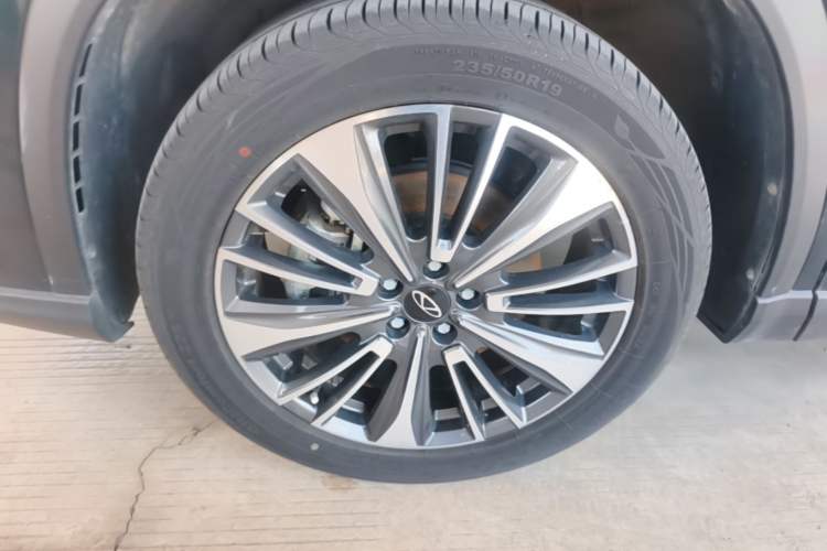 Used Chery Tiggo 8 PRO 2022 390T Two-Wheel Drive Vast Edition 5 Seats Left Front Wheel Hub