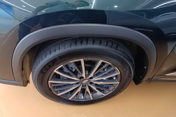 Used Chery Tiggo 8 PRO 2022 290T Two-Wheel Drive Haohan Edition 5 Seats Left Front Wheel Hub