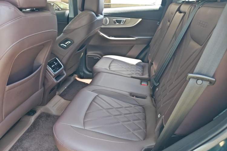 Used Chery Tiggo 8 PRO 2022 390T Two-Wheel Drive Haohan Edition 7-Seater Left Rear Seat