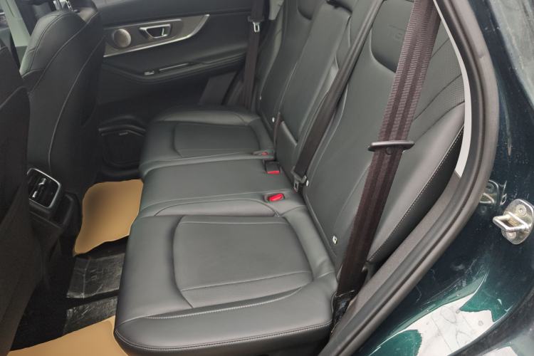 Used Chery Tiggo 8 PRO 2022 290T Two-Wheel Drive Sky Dome Edition 5 Seats Left Rear Seat
