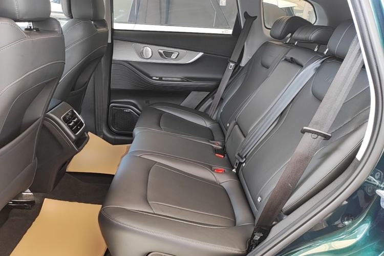 Used Chery Tiggo 8 PRO 2022 290T Two-Wheel Drive Sky Dome Edition 5 Seats Left Rear Seat