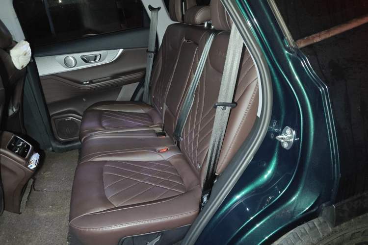 Used Chery Tiggo 8 PRO 2022 290T Two-Wheel Drive Haohan Edition 5 Seats Left Rear Seat
