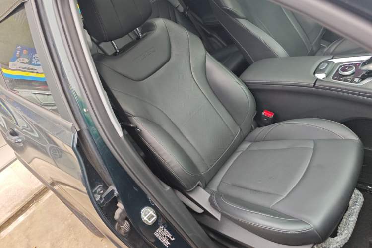 Used Chery Tiggo 8 PRO 2022 290T Two-Wheel Drive Sky Dome Edition 5 Seats Right Front Seat
