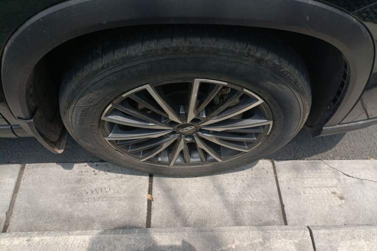Used Chery Tiggo 8 PRO 2022 290T Two-Wheel Drive Haohan Edition 5 Seats Right Front Wheel Hub