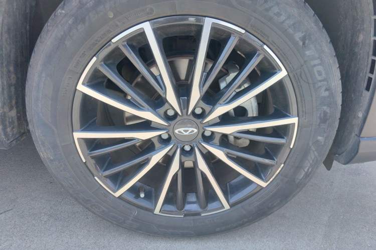 Used Chery Tiggo 8 PRO 2022 290T Two-Wheel Drive Haohan Edition 5 Seats Right Front Wheel Hub
