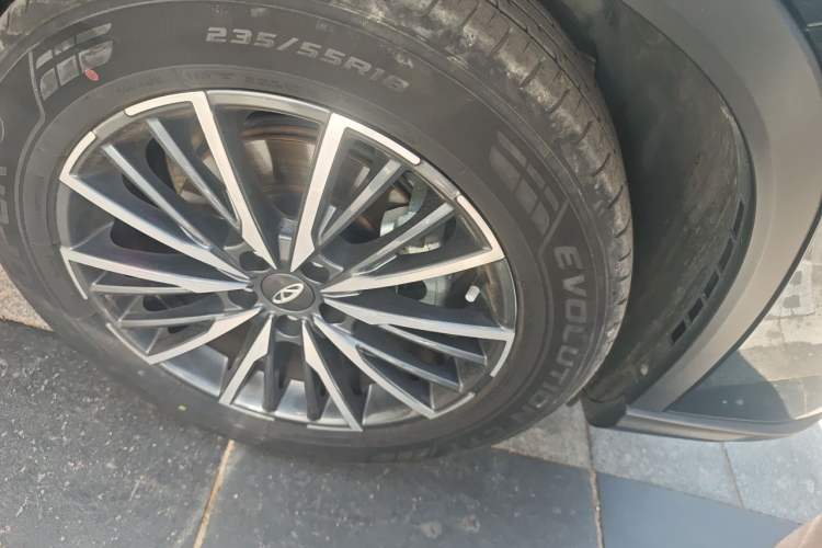 Used Chery Tiggo 8 PRO 2022 290T Two-Wheel Drive Haohan Edition 5 Seats Right Front Wheel Hub
