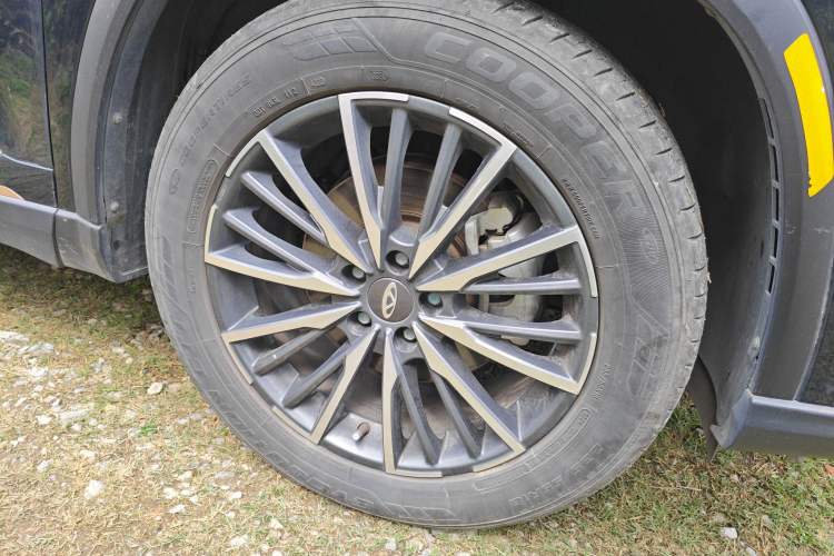Used Chery Tiggo 8 PRO 2022 290T Two-Wheel Drive Haohan Edition 5 Seats Right Front Wheel Hub