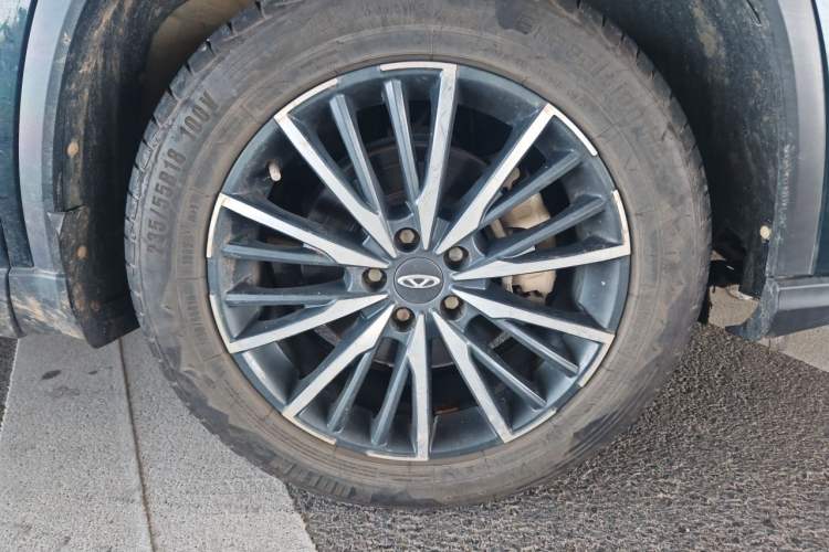 Used Chery Tiggo 8 PRO 2022 290T Two-Wheel Drive Haohan Edition 5 Seats Right Front Wheel Hub