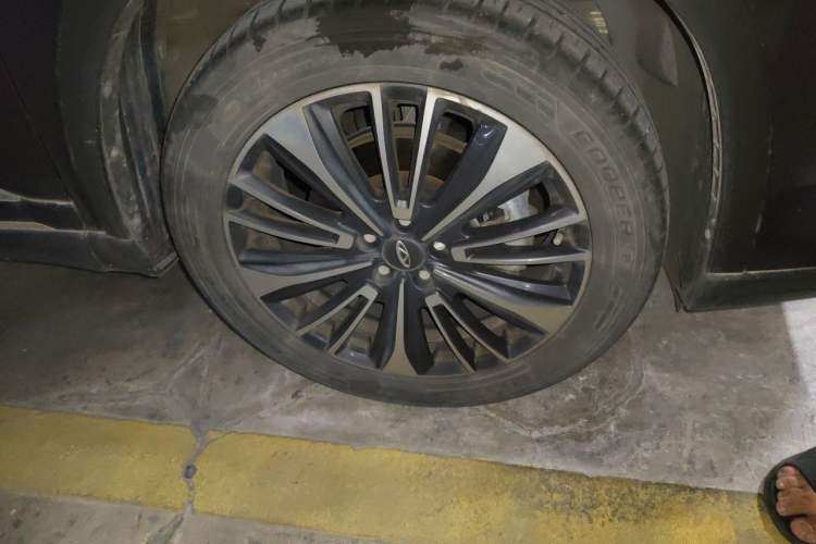 Used Chery Tiggo 8 PRO 2022 390T Two-Wheel Drive Haohan Edition 7-Seater Right Front Wheel Hub