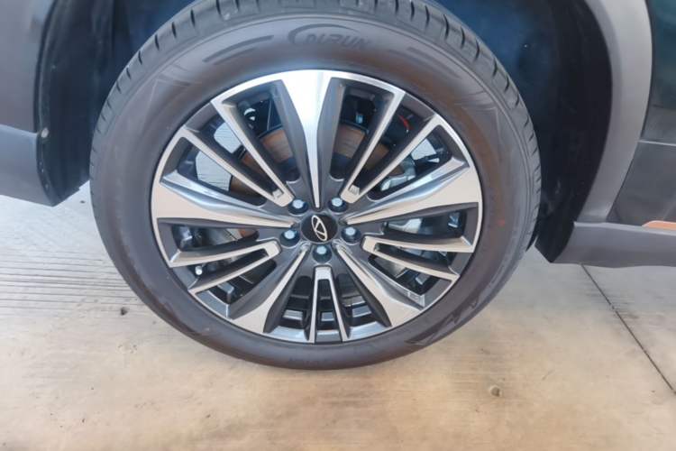 Used Chery Tiggo 8 PRO 2022 390T Two-Wheel Drive Vast Edition 5 Seats Right Rear Wheel Hub
