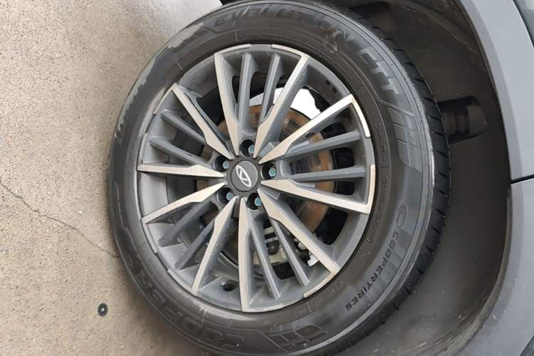 Used Chery Tiggo 8 PRO 2022 290T Two-Wheel Drive Haohan Edition 5 Seats Right Rear Wheel Hub