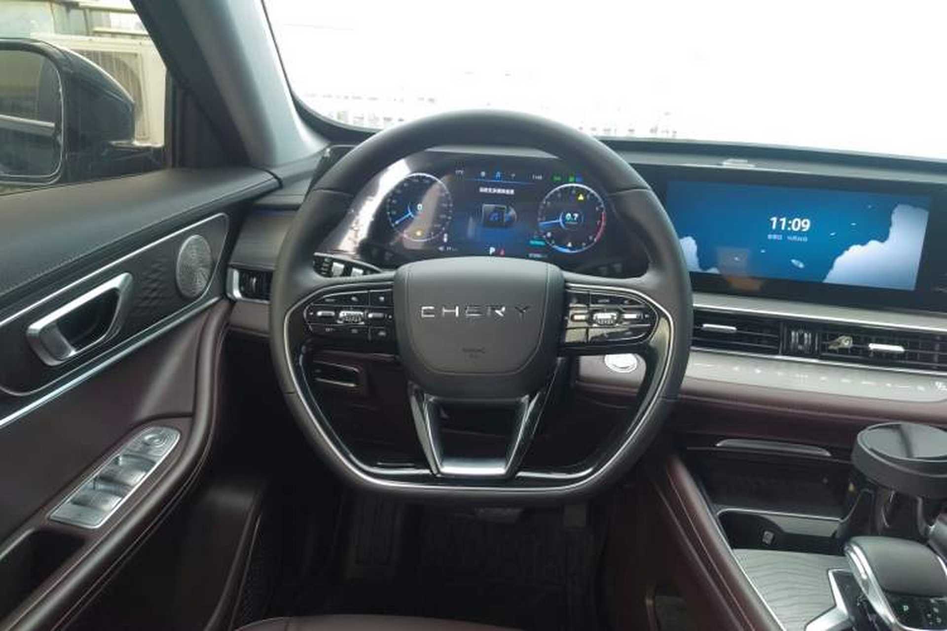 Used Chery Tiggo 8 PRO 2022 390T Two-Wheel Drive Vast Edition 5 Seats Steering Wheel
