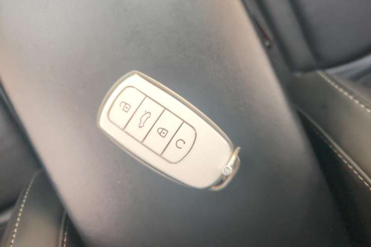 Used Chery Tiggo 8 PRO 2022 290T Two-Wheel Drive Sky Dome Edition 5 Seats Vehicle Key