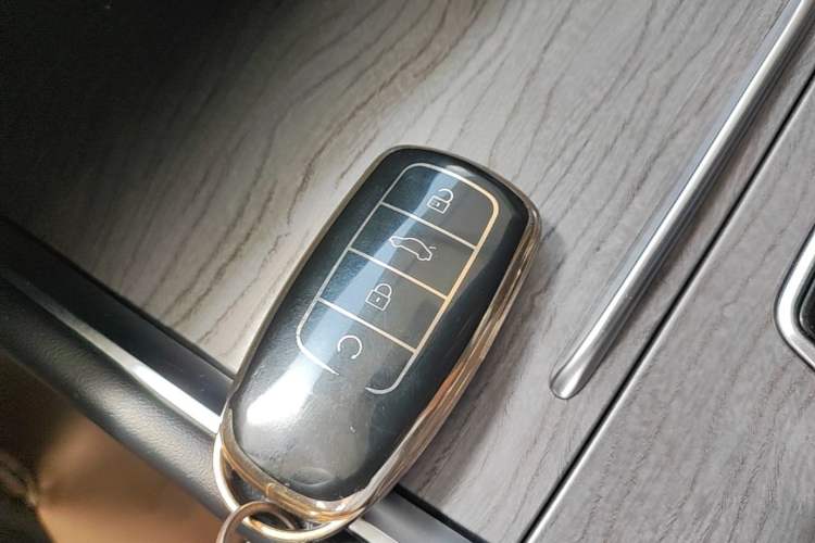 Used Chery Tiggo 8 PRO 2022 290T Two-Wheel Drive Sky Dome Edition 5 Seats Vehicle Key