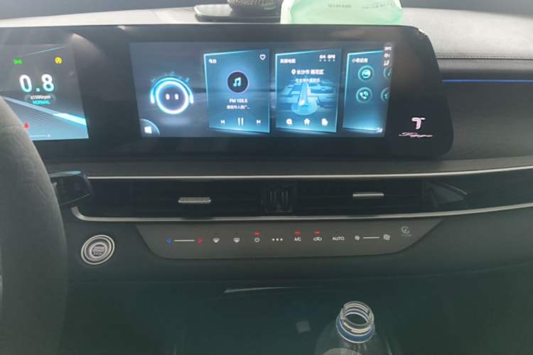 Used Chery Tiggo 8 PRO 2022 290T Two-Wheel Drive Sky Dome Edition 7 Seats Audio And AC Panel