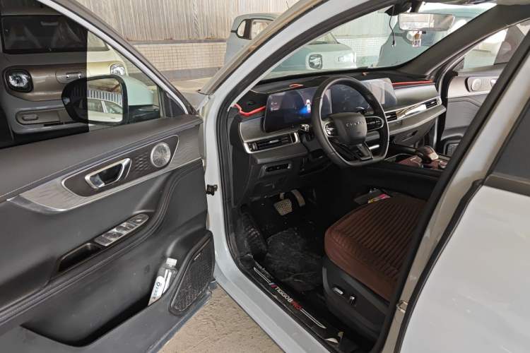 Used Chery Tiggo 8 PRO 2022 290T Two-Wheel Drive Sky Dome Edition 7 Seats Driver Seat