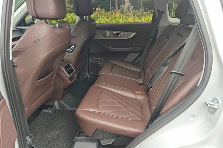 Used Chery Tiggo 8 PRO 2022 290T Two-Wheel Drive Haohan Edition 5 Seats Interior 2