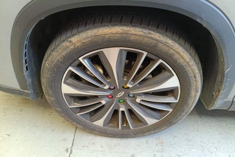 Used Chery Tiggo 8 PRO 2022 390T Two-Wheel Drive Vast Edition 5 Seats Left Front Wheel Hub