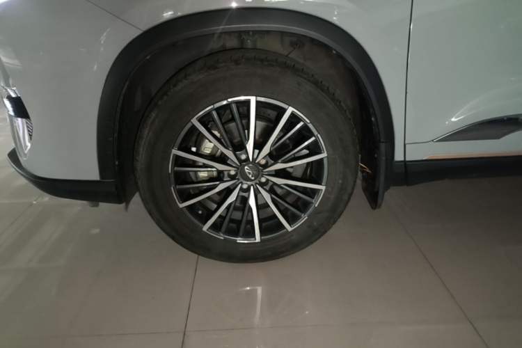 Used Chery Tiggo 8 PRO 2022 290T Two-Wheel Drive Haohan Edition 5 Seats Left Front Wheel Hub