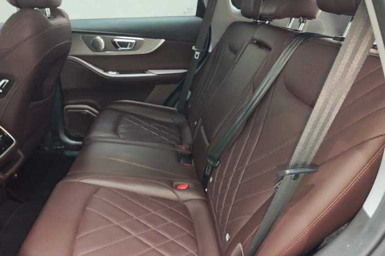 Used Chery Tiggo 8 PRO 2022 390T Two-Wheel Drive Vast Edition 5 Seats Left Rear Seat