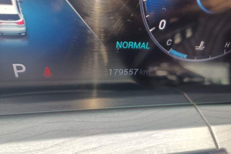 Used Chery Tiggo 8 PRO 2022 390T All-Wheel-Drive Vast Edition 7 Seats Odometer Close Up